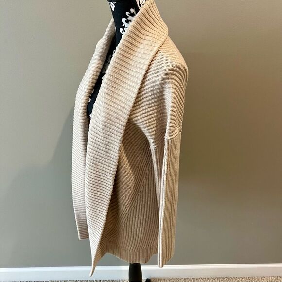 BANANA REPUBLIC Camel Cardigan Wool Blend Heavy Weight Oversized Size Medium - Picture 3 of 7